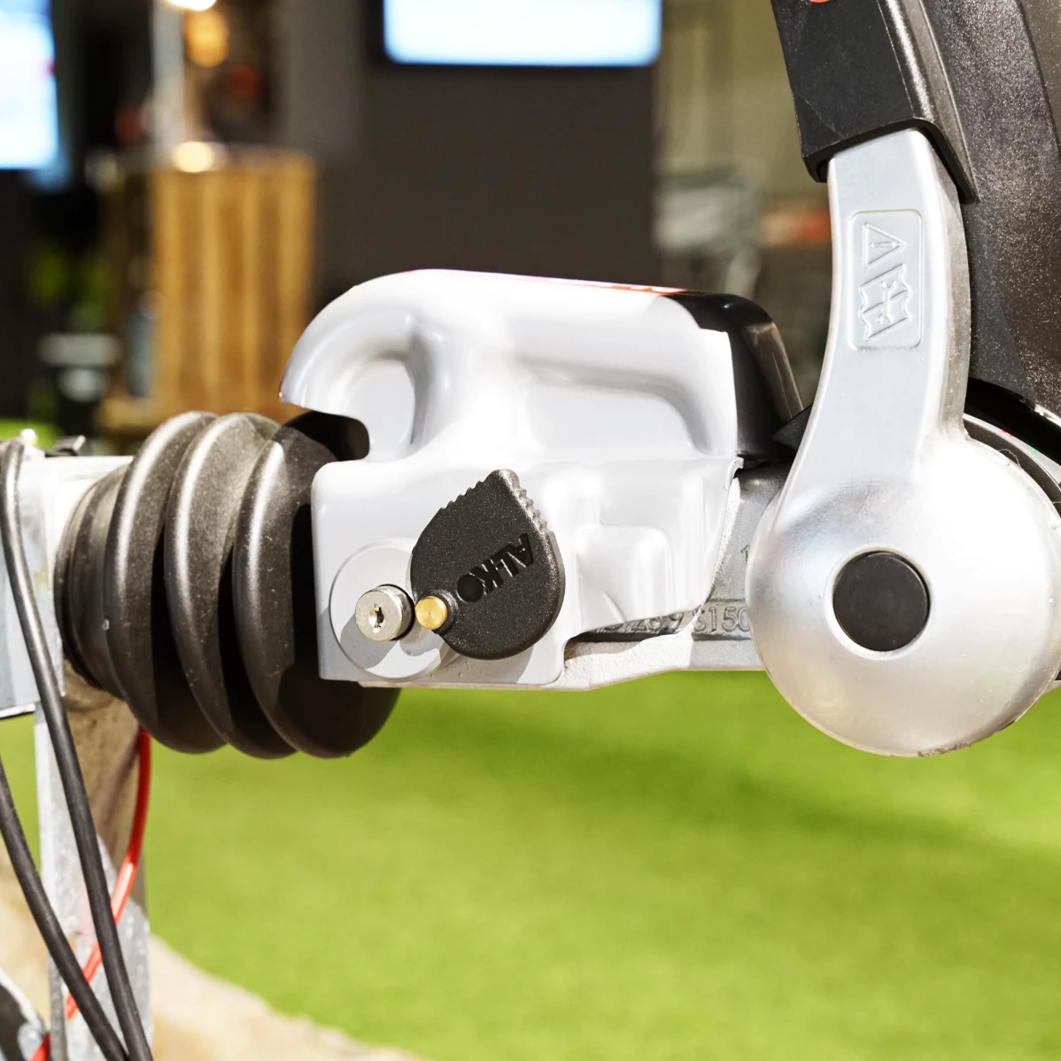 Anti-theft device for tent trailers