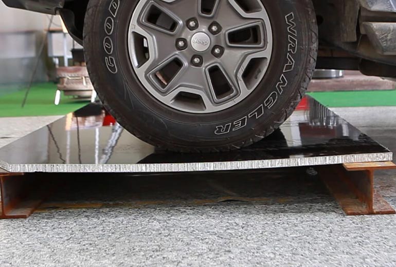 Stable. The floor of iKamper roof tents is made of aluminum honeycomb panels, which offer exceptional stability while being astonishingly lightweight.