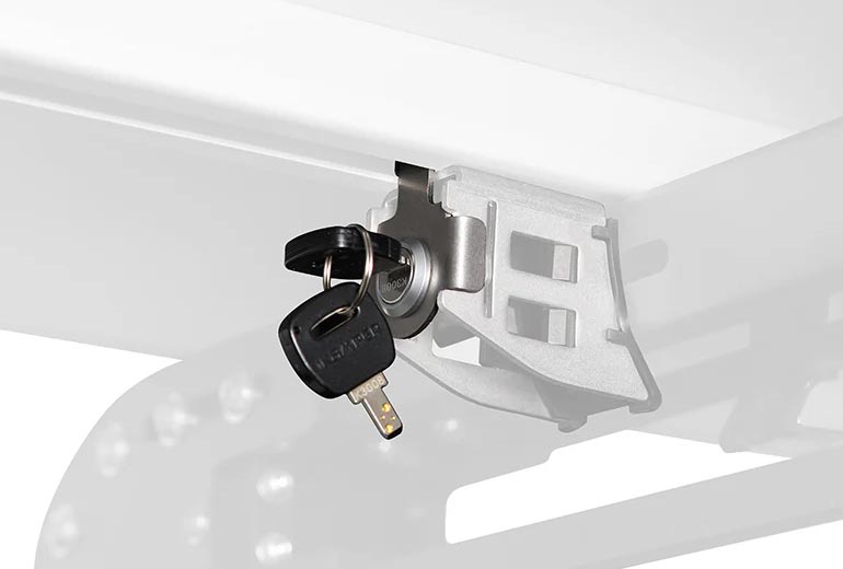 Theft protection. The stainless steel anti-theft devices secure your roof tent so that it stays where you parked it.