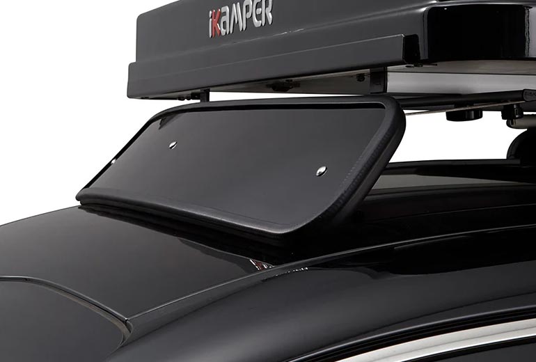 Wind deflector. The optional wind deflector improves the look of the roof tent and reduces wind noise by minimizing drag.