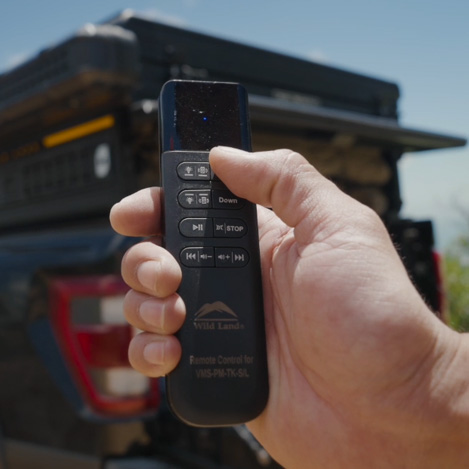 Remote control. Controls all functions such as setup and breakdown, lighting, and music playback—an alternative to the smartphone app.